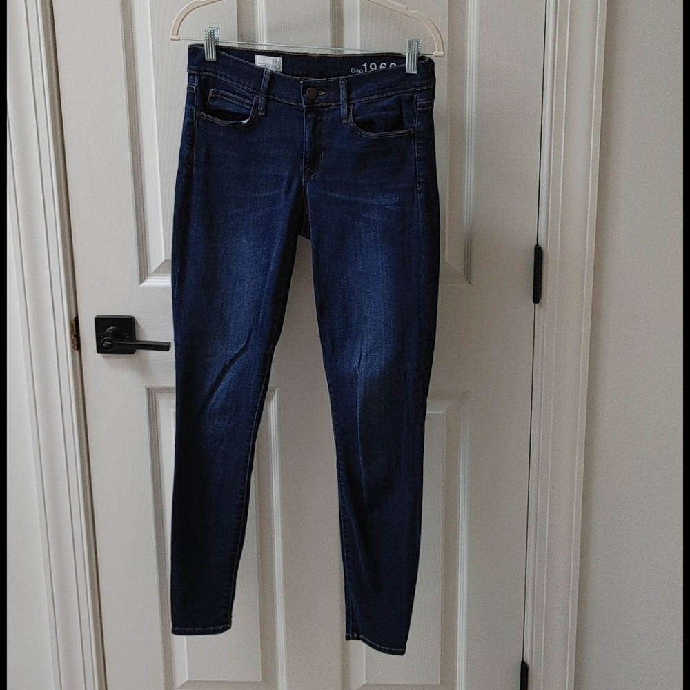 Gap- Dark wash skinny legging jeans size 27r